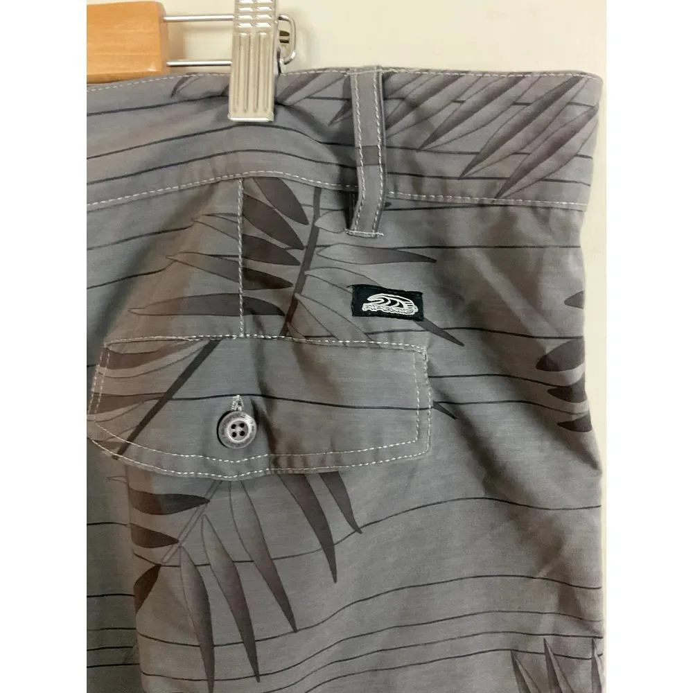 Pipe Line Shorts‎ Men's 48 Gray Leaf Print